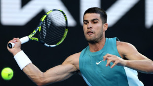 Alcaraz l&auml;sst die Muskeln spielen: Souver&auml;n zum Auftaktsieg