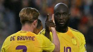 De Bruyne leads Napoli's Serie A title defence as Lukaku injury causes concern