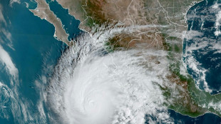 Furacão Norma ganha força e sobe à categoria 3 rumo ao noroeste do México