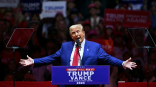 Trump ataca latinos e Kamala em Nova York; democrata devolve as cr&iacute;ticas