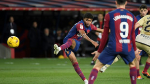 Bar&ccedil;a salva um ponto contra o Granada (3-3); Atl&eacute;tico perde para o Sevilla
