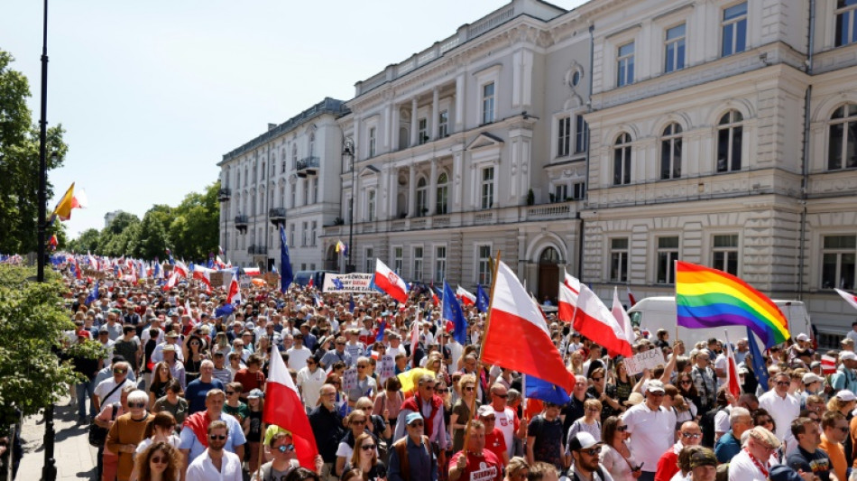 Hunderttausende protestieren in Warschau gegen die polnische Regierung