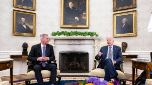 Biden e McCarthy mantêm diálogo 'produtivo', mas sem acordo sobre dívida dos EUA