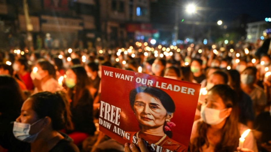 Birmanie: Aung San Suu Kyi f&ecirc;te ses 80 ans coup&eacute;e du monde
