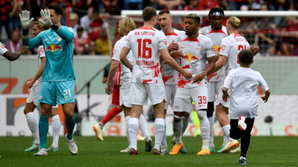 RB Leipzig vence Freiburg e sobe para 3&ordm; no Alem&atilde;o