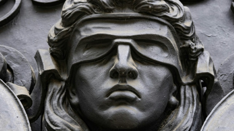 Mann und Frau wegen Diebstahls von Welterbestatue in Darmstadt verurteilt