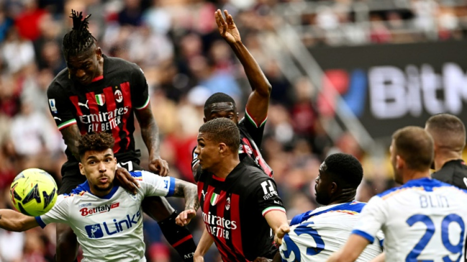 Milan vence Lecce (2-0) com dois gols de Rafael Le&atilde;o; Inter derrota Empoli