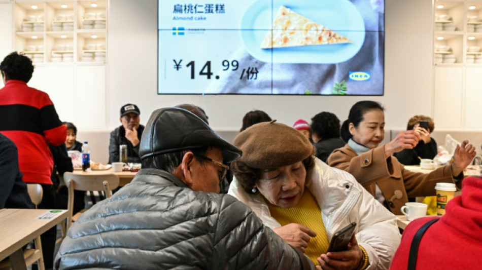 Inventivos y motivados, ancianos de Shangh&aacute;i buscan el amor en un Ikea