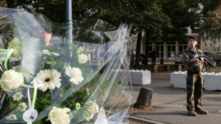 Fran&ccedil;a presta homenagem a professor assassinado em ataque islamita