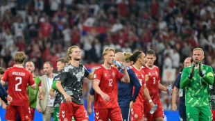 Dinamarca empata com a S&eacute;rvia (0-0) e vai enfrentar Alemanha nas oitavas da Euro