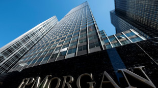 La banque JPMorgan s'entend avec des victimes de Jeffrey Epstein et &eacute;vite un proc&egrave;s