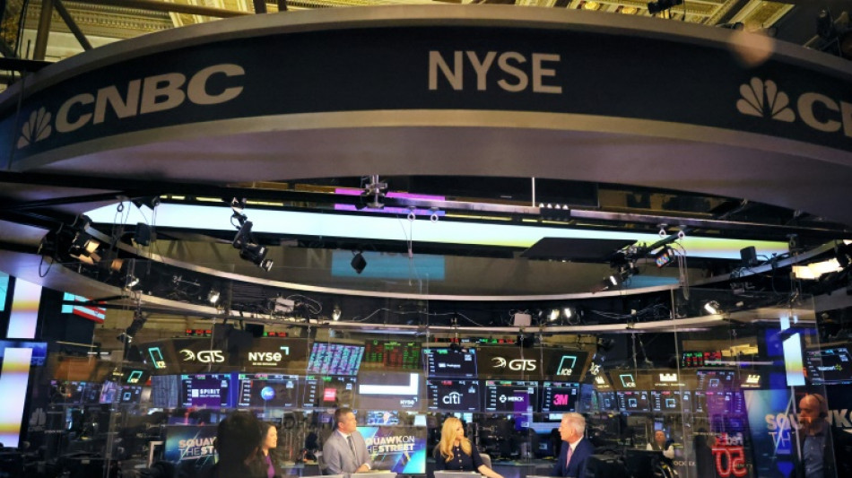 Wall Street ouvre en l&eacute;g&egrave;re hausse, retient son souffle avant la Fed