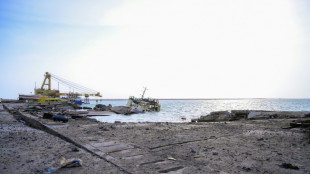 Israel ataca porto iemenita controlado por rebeldes huthis