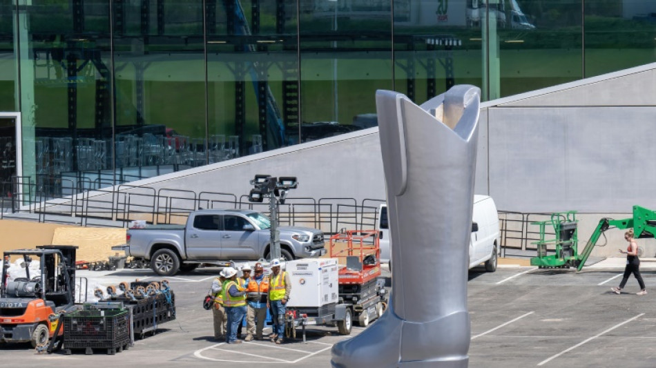 Tesla-Gr&uuml;nder Musk weiht mit "Rodeo" neue Fabrik in Texas ein