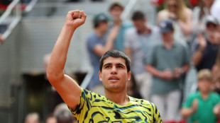 Alcaraz elimina Zverev e vai &agrave;s quartas de final do Masters 1000 de Madri