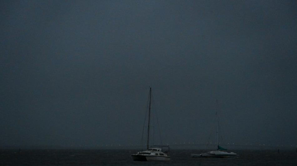 El hurac&aacute;n Nicole toca tierra en Florida tras pasar por Bahamas