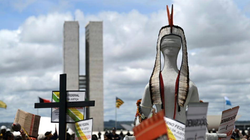 Milhares de ind&iacute;genas v&atilde;o ao Congresso exigir prote&ccedil;&atilde;o para suas terras