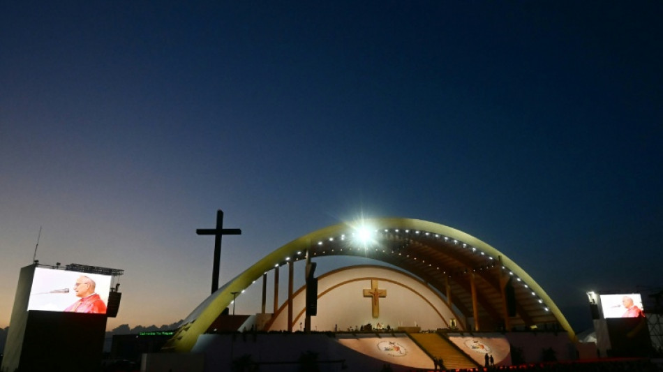 Le pape accueilli en rock star par les jeunes catholiques pour une veillée de Jubilé