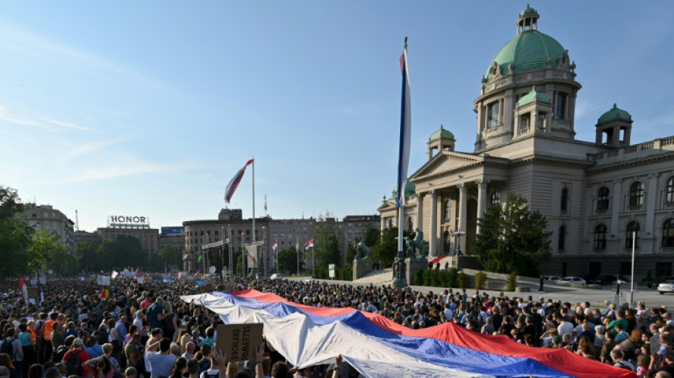 Zehntausende in Belgrad demonstrieren gegen serbische Regierung