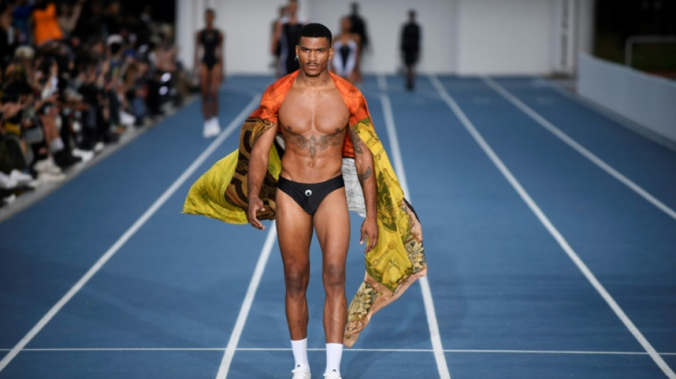 La moda masculina exhibi&oacute; m&uacute;sculo en la Fashion Week de Par&iacute;s