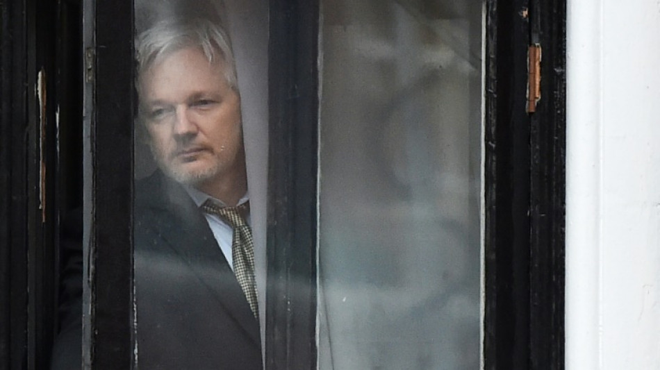 El fundador de WikiLeaks se casa en la c&aacute;rcel con su exabogada