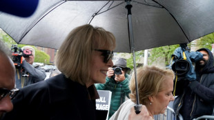 Come&ccedil;am alega&ccedil;&otilde;es finais de julgamento civil contra Trump por estupro