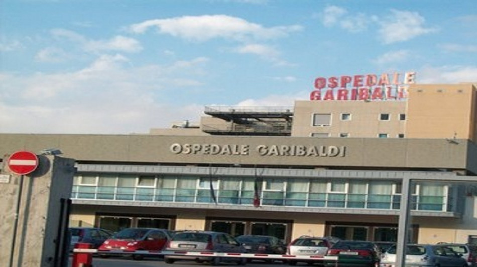 ++ Auto si schianta contro muro, morta bambina di 15 mesi ++