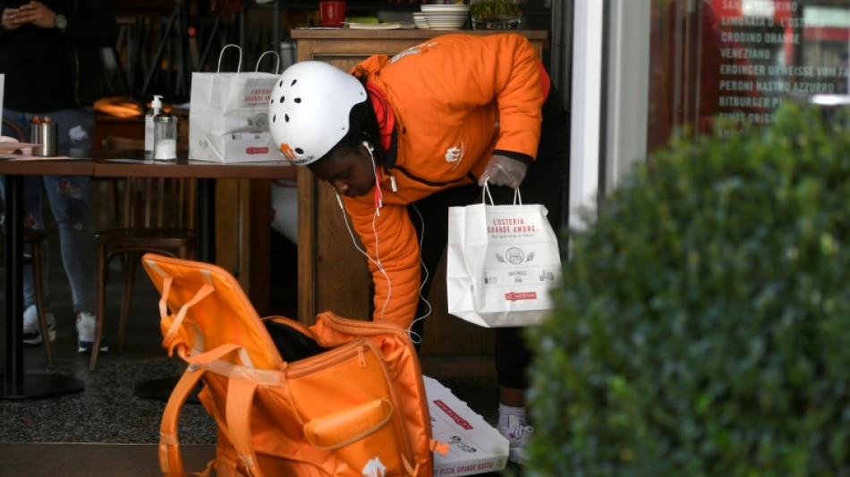 Rewe arbeitet bei Lebensmittellieferungen nun auch mit Lieferando zusammen 