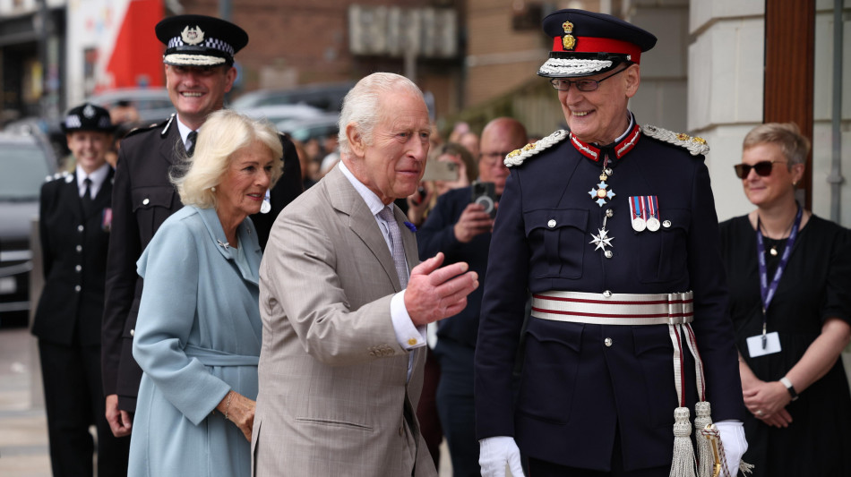 Re Carlo &egrave; pi&ugrave; ricco, scala la classifica dei paperoni in Gb