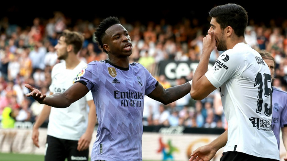 Pol&iacute;cia espanhola anuncia tr&ecirc;s deten&ccedil;&otilde;es por insultos racistas contra Vini Jr