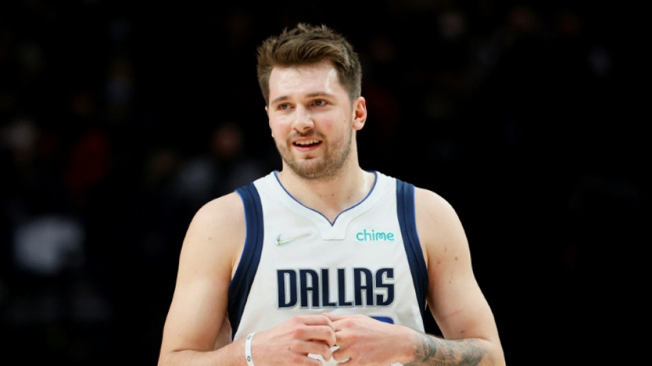 Doncic supera su r&eacute;cord anotador con 51 puntos y los Suns mandan un mensaje a los Bucks