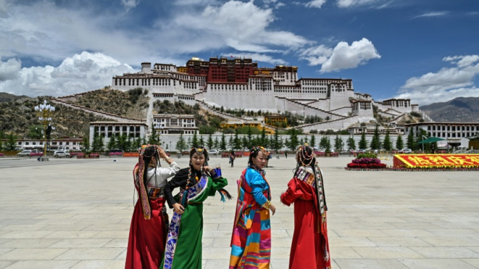 El presidente chino impulsa la "unidad &eacute;tnica" en una visita excepcional al T&iacute;bet