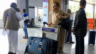 Primeiro voo comercial desde 2016 decola da capital do I&ecirc;men rumo &agrave; Ar&aacute;bia Saudita