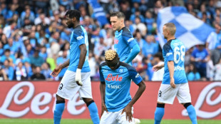 Napoli empata com Salernitana (1-1) e conquista do 'Scudetto' é adiada