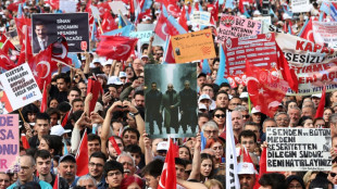 Erdogan reza em Santa Sofia antes da decisiva eleição de domingo na Turquia