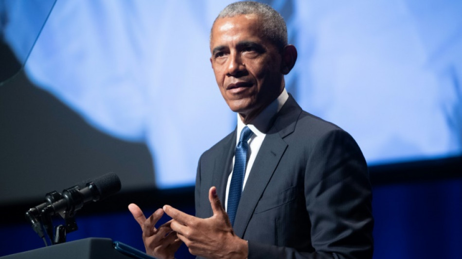 Obama appelle &agrave; r&eacute;guler les r&eacute;seaux sociaux, responsables de "l'affaiblissement des d&eacute;mocraties"