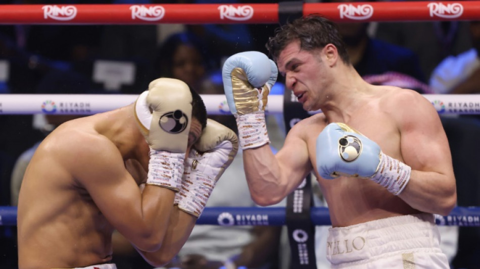 Boxe: Surace perd la revanche contre Munguia, Canelo frustr&eacute; mais vainqueur contre Scull