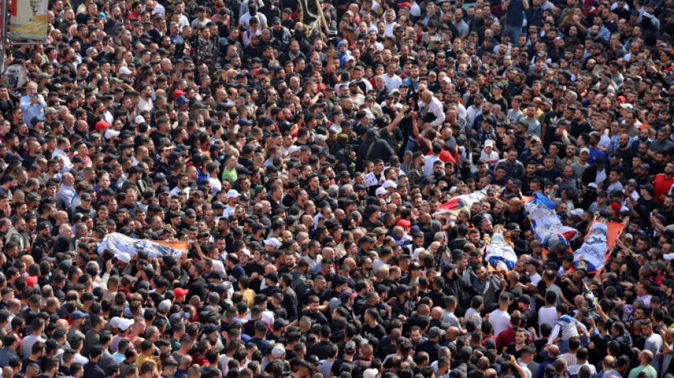 Six Palestiniens tu&eacute;s dans des raids isra&eacute;liens, foule dense aux fun&eacute;railles