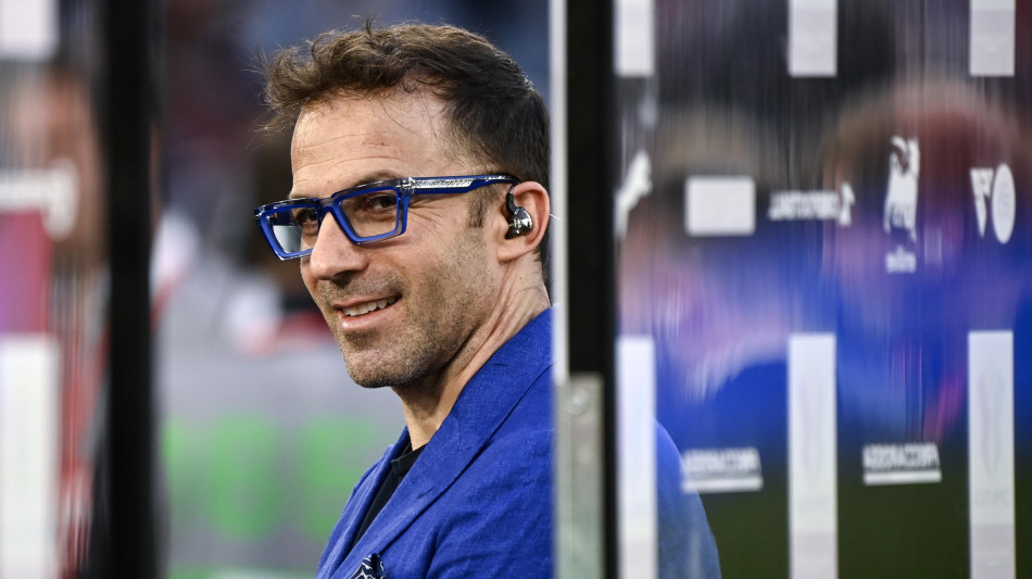 Calcio: Del Piero diventa allenatore, 'potete chiamarmi mister'