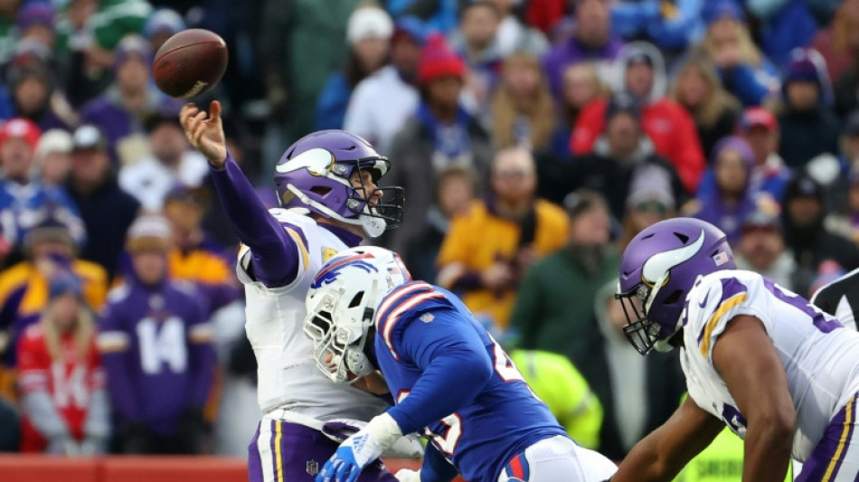 Vikings fight back to shock Bills, Dolphins take over AFC East