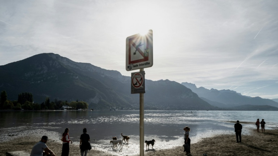 "On doit pousser les bateaux": le lac d'Annecy se vide &agrave; vitesse grand V