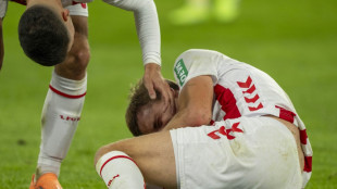 Schwere Knieverletzung bef&uuml;rchtet: K&ouml;lns H&uuml;bers in der Klinik