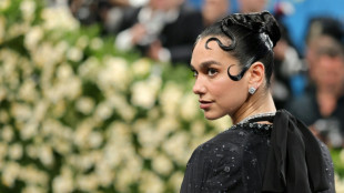 Personalidades brit&acirc;nicas pedem suspens&atilde;o da venda de armas a Israel