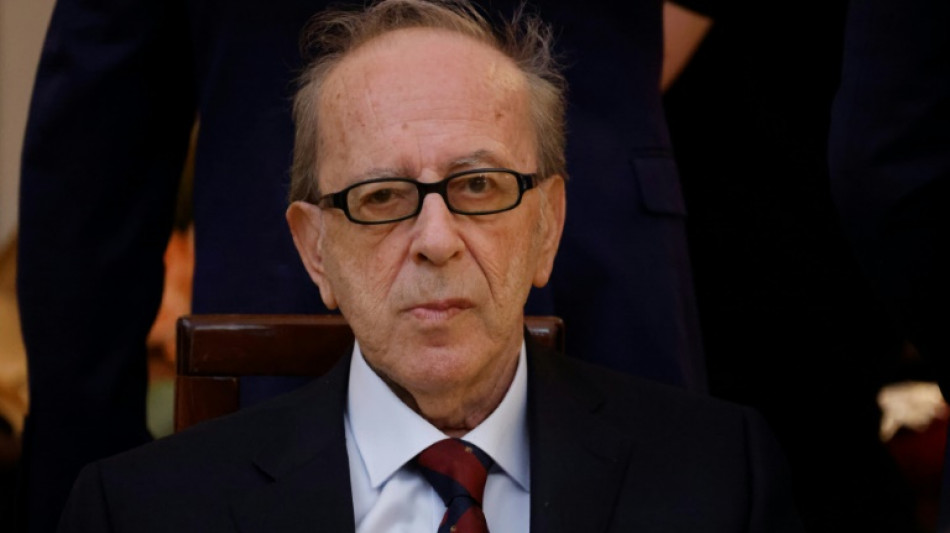 Escritor alban&ecirc;s Ismail Kadar&eacute; morre aos 88 anos