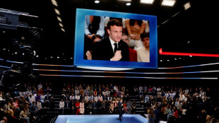 Pr&eacute;sidentielle: les candidats croisent le fer &agrave; distance