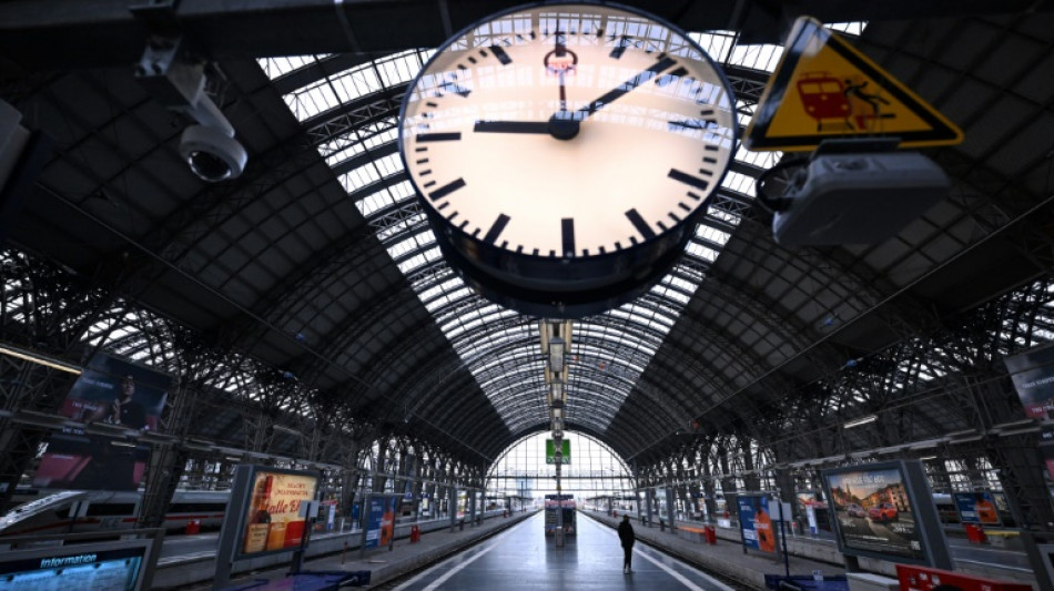 Lokf&uuml;hrer-Streik im Personenverkehr begonnen - Bahn: Notfahrplan l&auml;uft wie geplant an