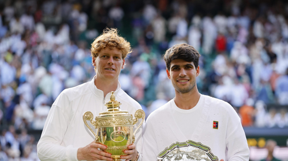 Alcaraz 'Sinner giocato in maniera incredibile, grande campione'