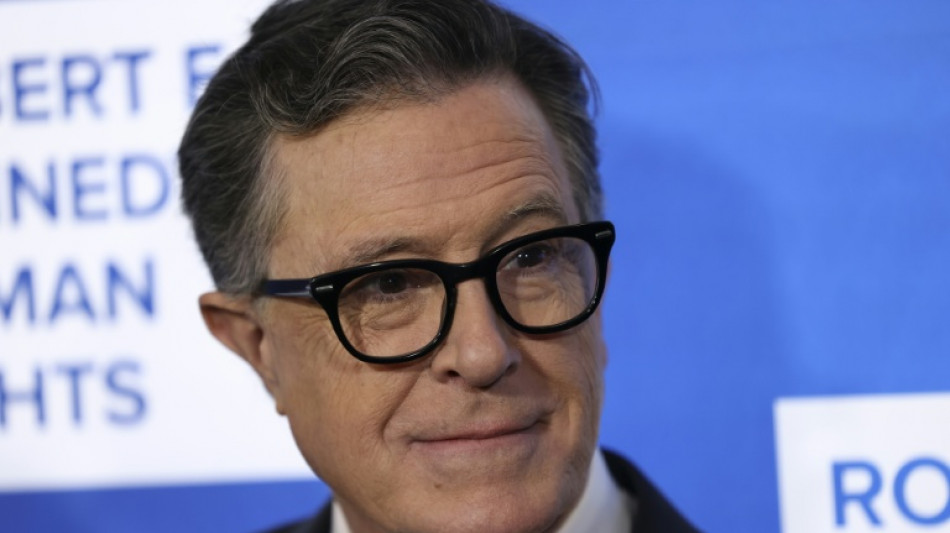 L'humoriste am&eacute;ricain Stephen Colbert accuse sa cha&icirc;ne de reculer face &agrave; Trump