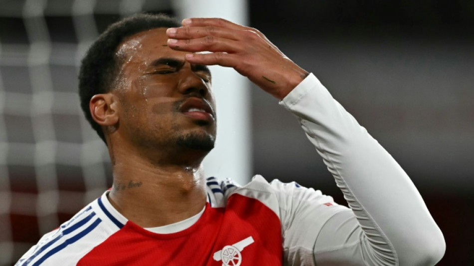 Arsenal vence Fulham no retorno de Saka, mas perde Gabriel Magalh&atilde;es lesionado