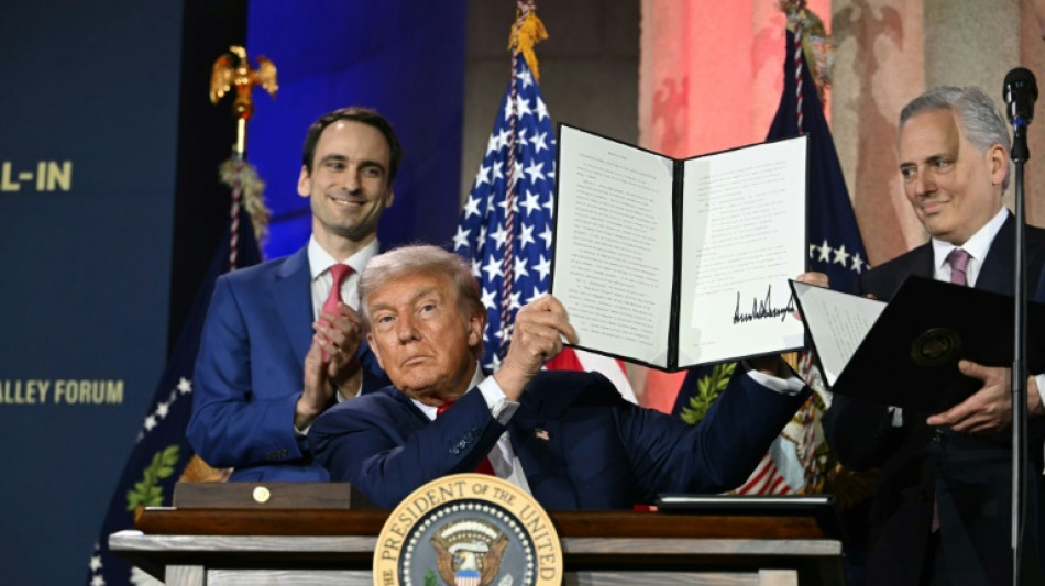 Trump sacre sans r&eacute;serve l'IA d&eacute;r&eacute;gul&eacute;e pour parvenir &agrave; une domination am&eacute;ricaine